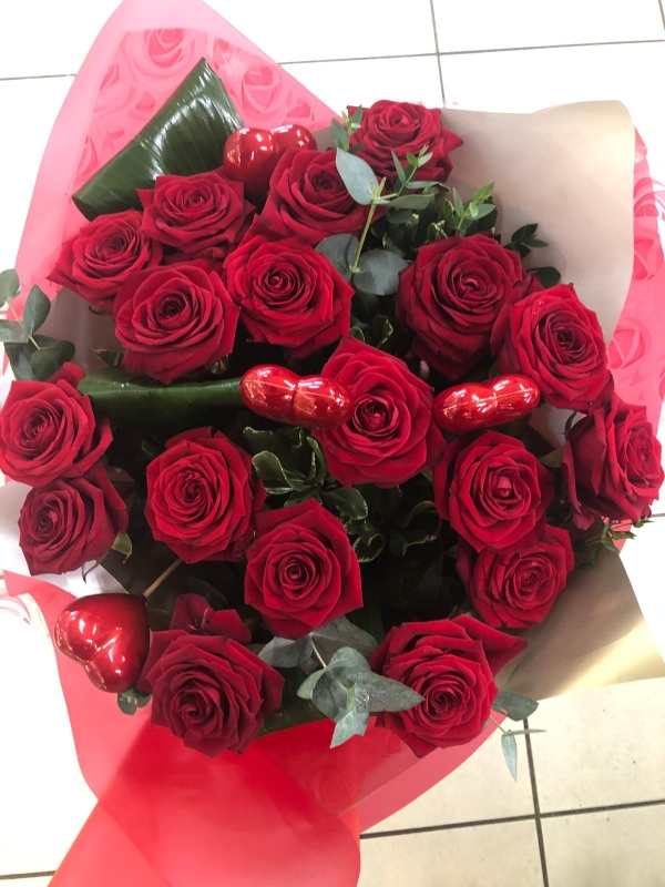 Luxury Valentine Red Roses