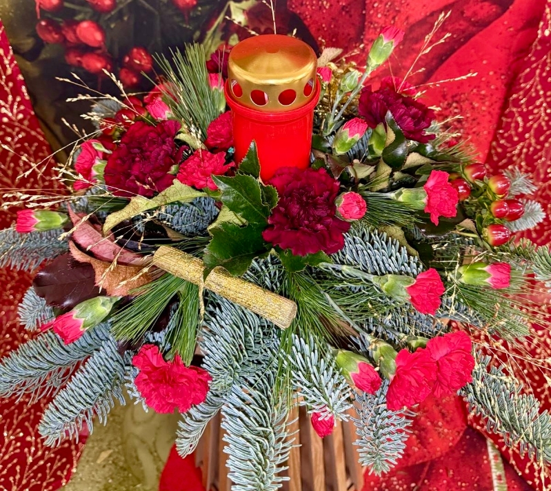 Festive Remembrance Grave Wreath