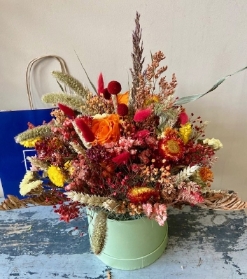 Dried Flower Vibrant Hatbox