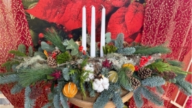 Triple Candle Christmas Centrepiece