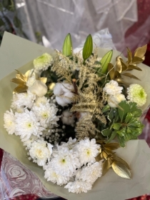 Winter Gold Elegance Bouquet